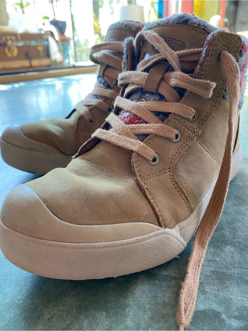 Keen Women's Tan Nubuck Leather Lace-Up High Top Boots with Patterned Cuff - Picture 3 of 12